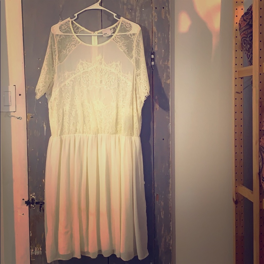 ASOS Curve- Ivory dress